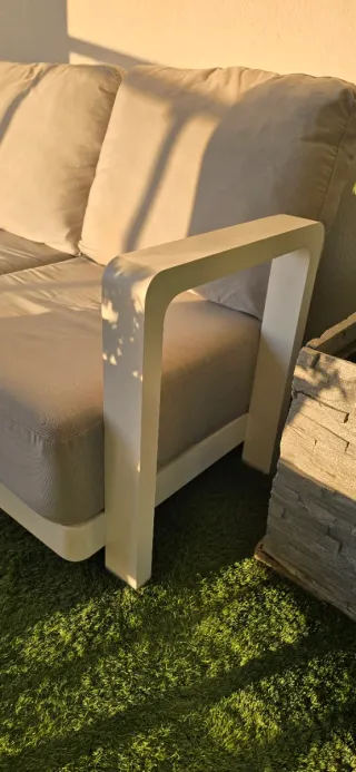 Sofá modular exterior gris y blanco