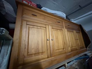 Mueble de madera grande