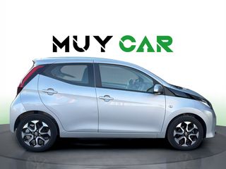 Toyota Aygo 1.0 70 x-play 53 kW (72 CV)