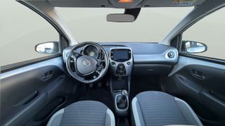 Toyota Aygo 1.0 70 x-play 53 kW (72 CV)