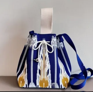 Borsa a secchiello blu e oro