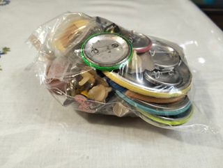 Lote de Chapas y Pines Variados