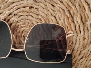 Gafas de sol Bolon doradas y verdes