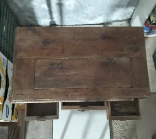 Escritorio antiguo de madera