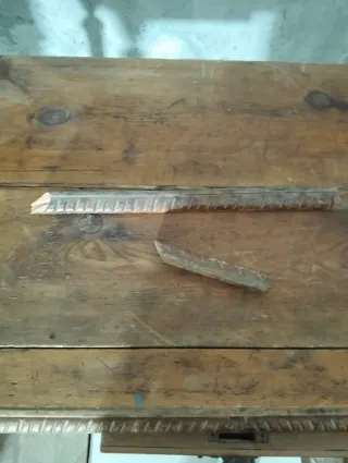 Escritorio antiguo de madera