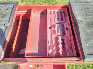 Banco de herramientas Wurth rojo,