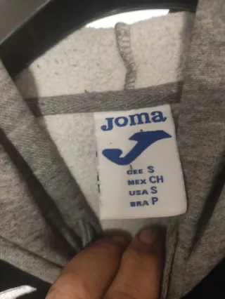 Sudadera Reebok Negra y Azul y sudadera Joma