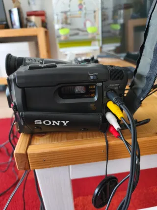 Sony Handycam CCD-TR805E Hi8