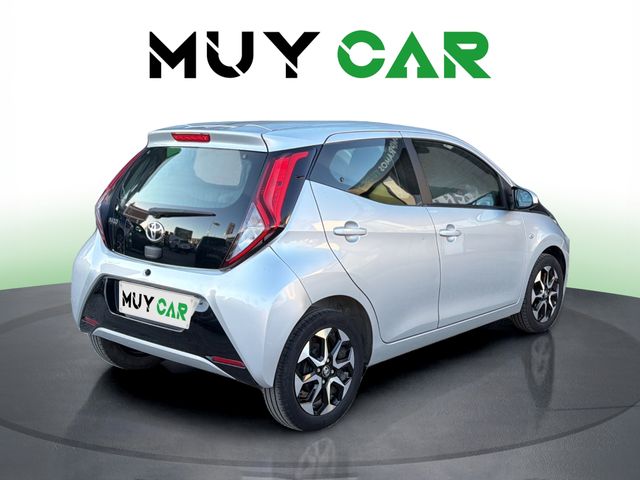 Toyota Aygo 1.0 70 x-play 53 kW (72 CV)