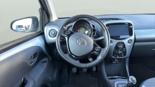 Toyota Aygo 1.0 70 x-play 53 kW (72 CV)