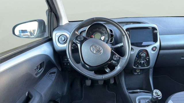 Toyota Aygo 1.0 70 x-play 53 kW (72 CV)