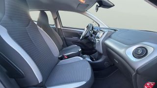 Toyota Aygo 1.0 70 x-play 53 kW (72 CV)