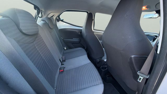 Toyota Aygo 1.0 70 x-play 53 kW (72 CV)