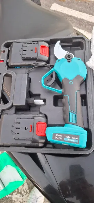 Tijeras Eléctricas Podar + 2 Baterías