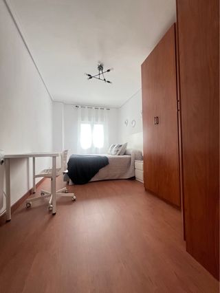 Se alquila acogedor piso