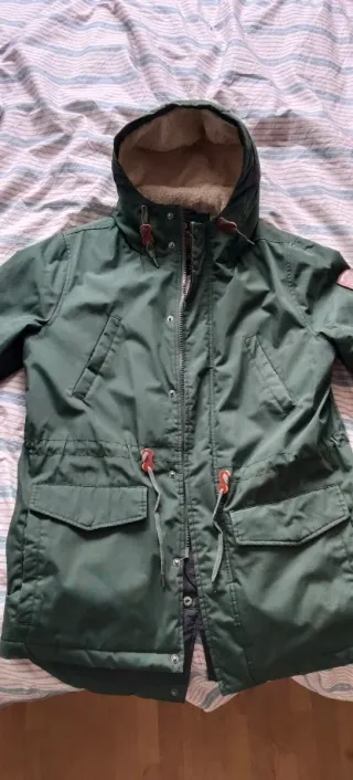 Abrigo verde Element