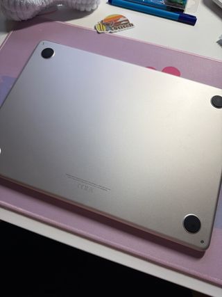 MacBook Air M2 8GB Plata