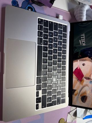 MacBook Air M2 8GB Plata