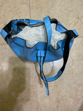 Bolso Calvin Klein charol azul cielo