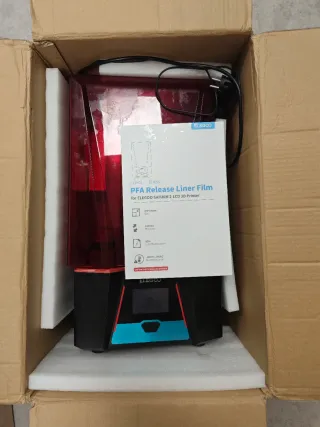 Impresora 3D Elegoo Saturn 2 Negra/Roja