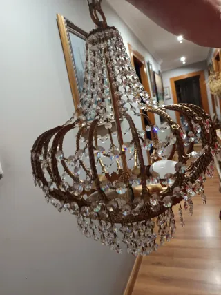 Lámpara de cristal y metal dorada