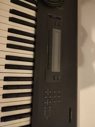 Sintetizador Korg M1
