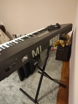 Sintetizador Korg M1