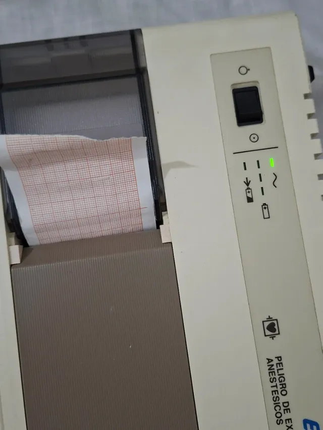 Electrocardiografo Nihon Kohden