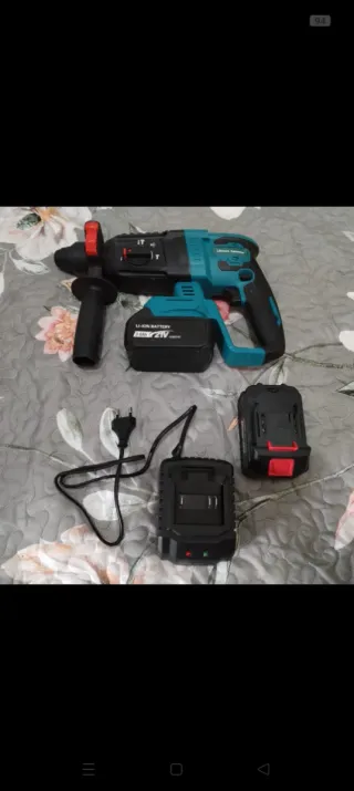 Taladro Percutor Inalámbrico con Batería