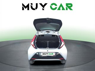Toyota Aygo 1.0 70 x-play 53 kW (72 CV)