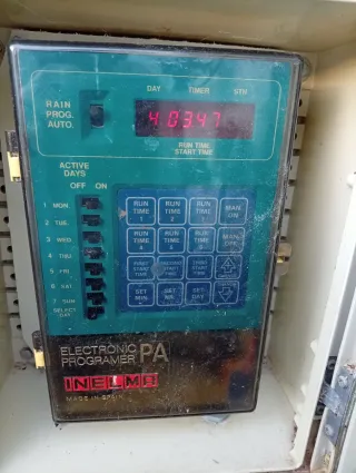 Programador de riego Inelma + caja estanca