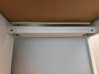 Scrivania con cassettiera IKEA