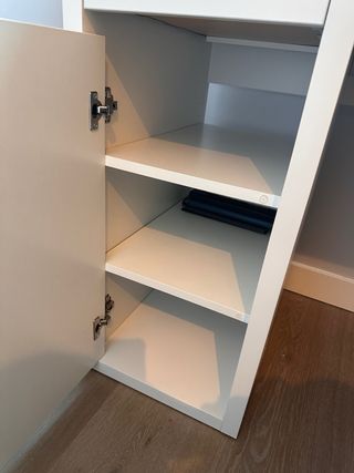 Scrivania con cassettiera IKEA