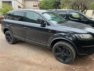 Audi Q7 V8