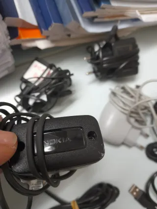 Caricabatterie vintage per cellulari