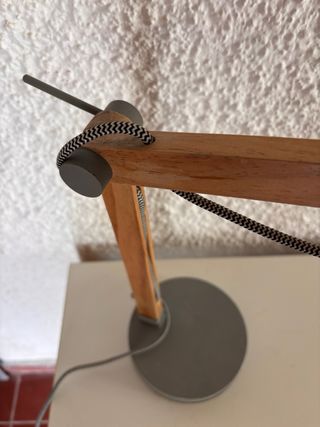 Lámpara de escritorio madera y metal