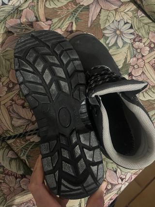 zapatos de seguridad negras