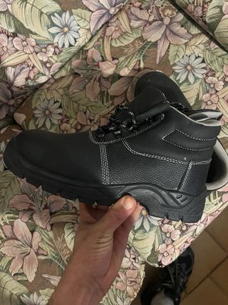 zapatos de seguridad negras
