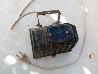 Proyector exterior negro y beige