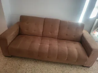 Sofá marrón de tela
