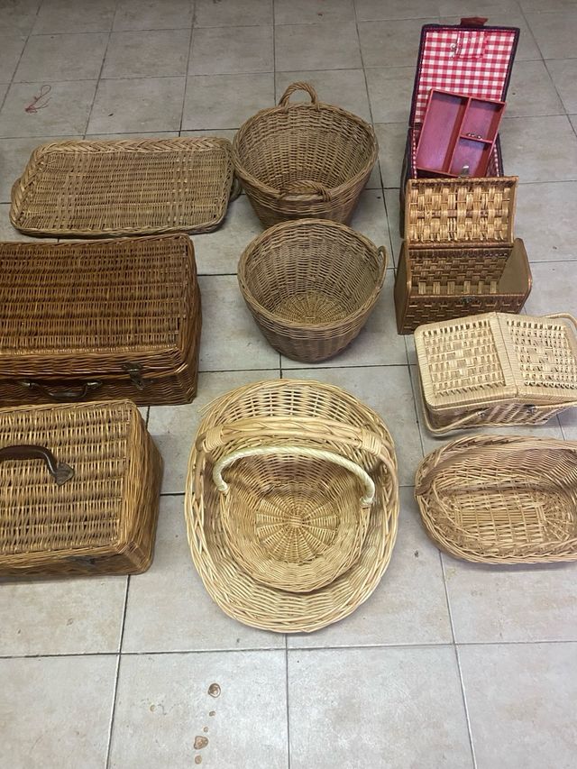 Cestas de mimbre varias