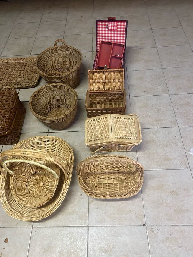 Cestas de mimbre varias