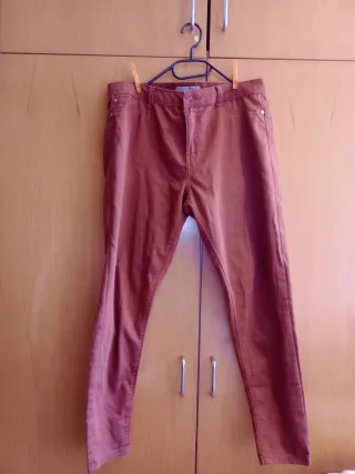 Pantalones pitillo color teja