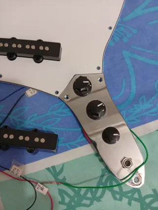 Pastillas y electrónica Jazz Bass