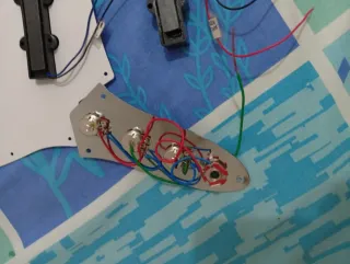 Pastillas y electrónica Jazz Bass