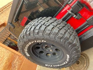 Llantas jeep wrangler jk y neumático 315/70/17