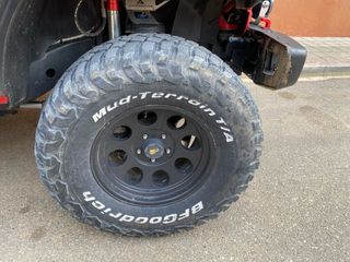 Llantas jeep wrangler jk y neumático 315/70/17