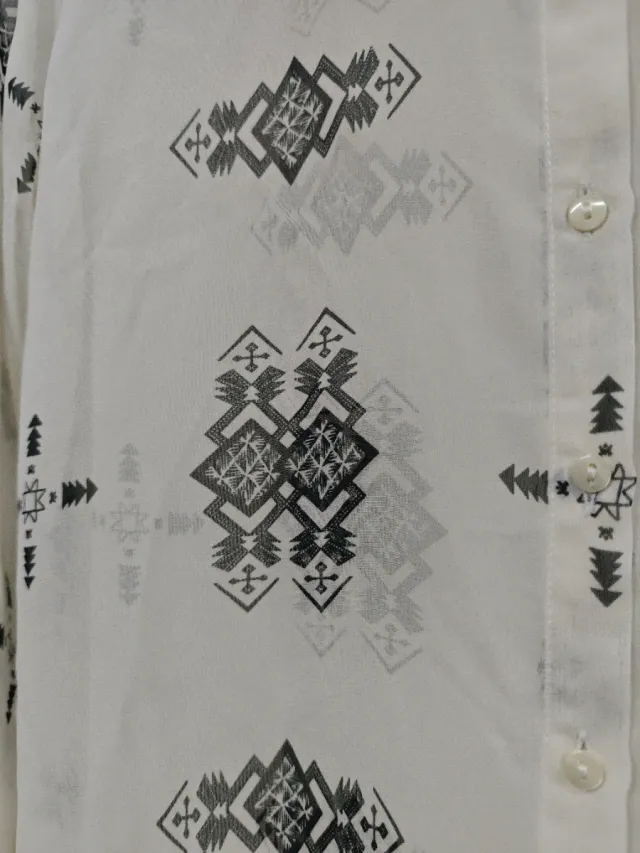 Blusa transparente Pull&Bear estampada