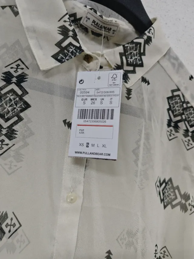 Blusa transparente Pull&Bear estampada