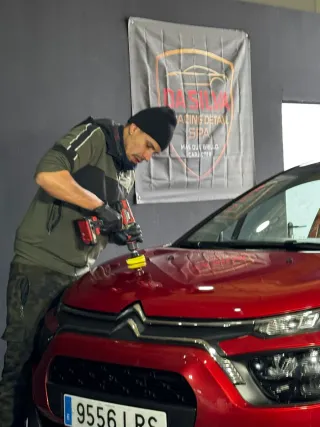 Limpieza integral de coches, motos y furgonetas